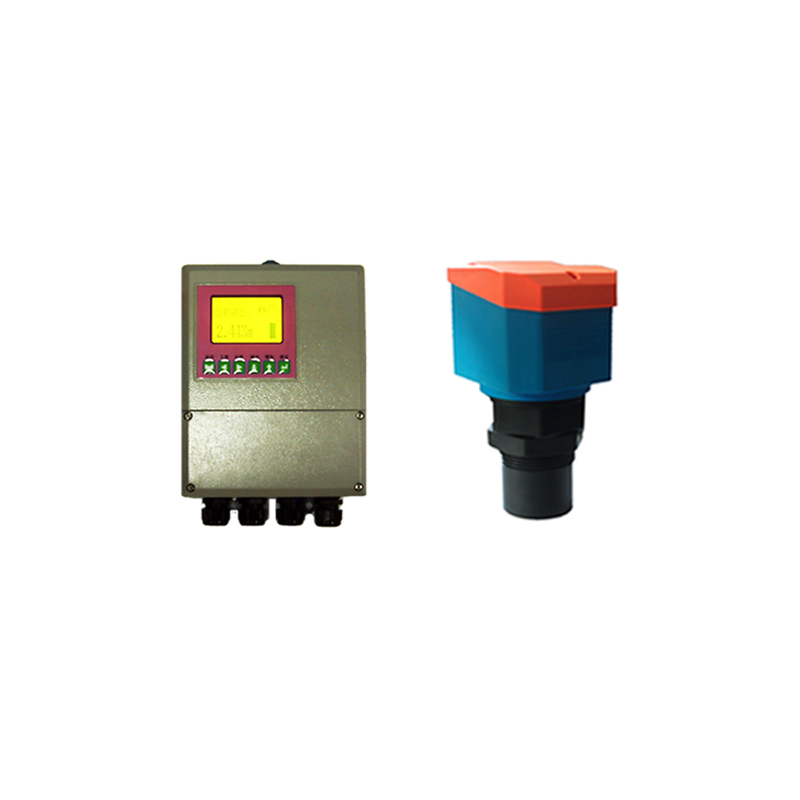 Ultrasonic level transmitter